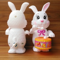 Cute Rabbit Drumming Wind-Up Toy for Girls' Developmental Play and Gift Giving