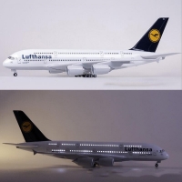 1/160 Scale Lufthansa Airline A380 Model Plane, 50.5cm with Lights and Wheels - Diecast Resin Material for Collectors.