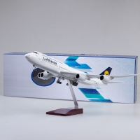 B747 Lufthansa Airplane Model Toy 1/150 Airline 747 Plane Model Light and Wheel Landing Gear Plastic Resin Plane Model