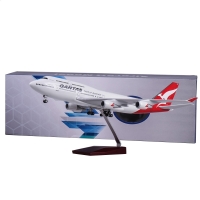 1/150 Scale 47CM Airplane 747 B747 QANTAS Airline Model LED Light & Wheel Landing Gear Diecast Resin Plane Model Toy