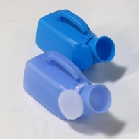 Portable 1000ml Plastic Urinal Bottle for Incontinence, Outdoor, Car, and Travel Use - Suitable for Men, Women, and Children.